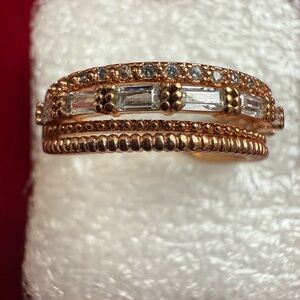 Elegant Ring with Clear Stones - Rose Gold